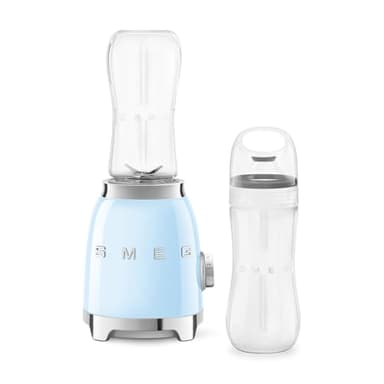 Smeg, Mini-blender Compact PBF01PBEU, 2 Niveaux de Vitesse, Blocage Moteur de Sécurité, 2 bouteilles de 600 ml Fournies, Base Antidérapante, Range cordon Intégré, 300W, Bleu Azur
