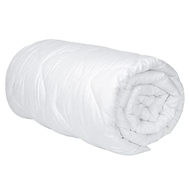 KAR-MAL Couette 200x200 Hiver et Été 100% Microfibre - 4 Saisons - Couette Antibactérienne de Haute Qualité pour Les Personnes Souffrant d'Allergies - Doux et Agréable au Toucher Couette Extra Chaude