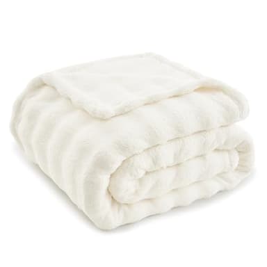 Topfinel Couverture Polaire 220x240cm,Tissu à Bulles Ultra Doux, Plaid Chaude et Cocooning,Blanc,Oeko-TEX,Couverture Lit 2 Personnes,Idéal pour Le Jeté de Lit, La Voiture et Les Voyages