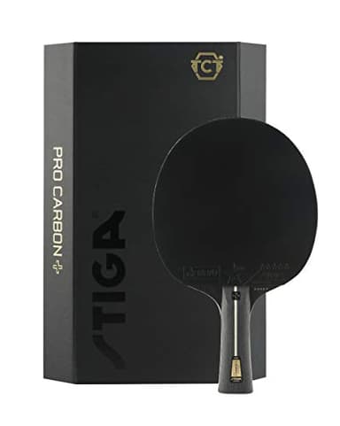 STIGA Raquette de Ping-Pong Pro Carbon + | Technologie Carbon Touch | Manche Concave | Revêtement Caoutchouc 5 Étoiles | ITTF Approuvé | Idéale pour Compétitions Officielles | Noir / Rouge
