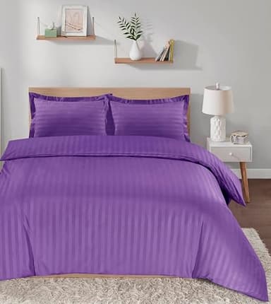 Casabella Parure de lit Double en Satin à Rayures Violettes avec Housse de Couette et taies d'oreiller de qualité hôtelière