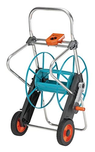 Gardena Dévidoir métal sur roues 100 : enrouleur de tuyau robuste, raccord de tuyau incliné, raccord anti-goutte, manivelle, max. 100 m 1/2 Pouce, 80 m 5/8 Pouce, 50 m 3/4 Pouce, 25 m 1 Pouce