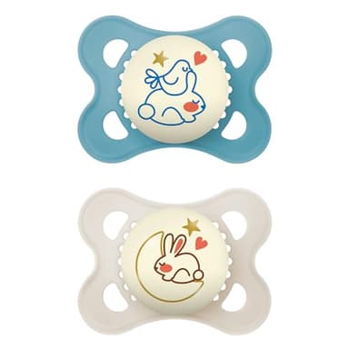 MAM Lot de 2 tétines 2-6 mois MAM 2-6 mois phosphorescentes avec tétine en silicone, avec porte-tétine stérilisateur, bleu clair/neutre