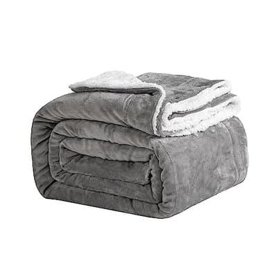 Good Nite Plaid Douillet, 230 x 270 cm, Gris, en Polaire, Couverture Sherpa, jeté de canapé, Chaude et Douce pour l'hiver (Gris, 230 x 270 cm)