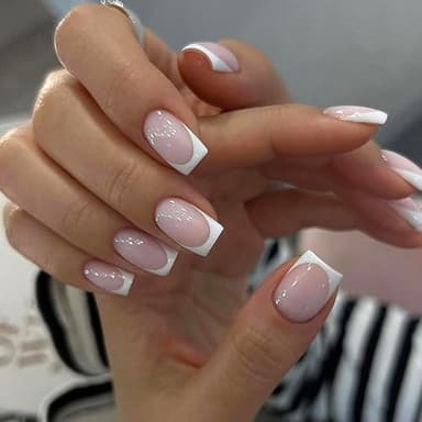 Ceboic Lot de 24 Court Carrés Faux Ongles, Nude Rose Ongles à Coller, French Blanc Press on Nails, Acrylique Couverture Complète Ongles à Presser avec Autocollants Adhesif, pour Femmes et Filles