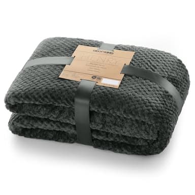 DecoKing Couverture Polaire 70 x 150 cm Plaid Doux en Microfibre pour Lits Canapés Chaises et Divans Style Scandinave Chaude Légère et pour Toutes Les Saisons Graphite Henry