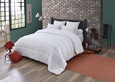 DODO - Couette Chaude Saniprotect 220x240 cm - Convient 2 Personnes - Anti-Acariens, Ultra Douce - Tissu 100% Polyester - Garnissage Synthétique 100% Polyester Fibre Volupt'Air - Lavable à 40°C