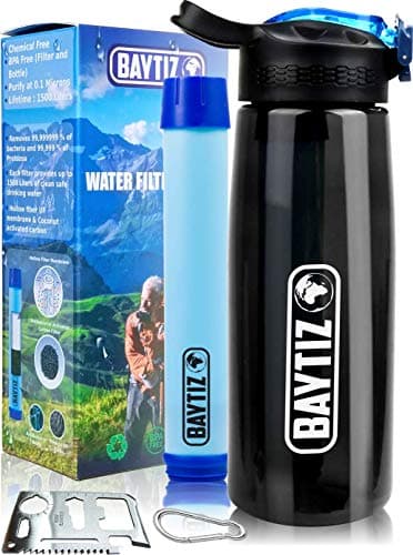 BAYTIZ ® Gourde Filtrante + Paille de Survie au Charbon Actif - Bouteille Filtre à Eau Nomade : Voyage Randonnée Trek Camping Kit Purificateur Réutilisable + Boussole Plastique Sac Pluie Catastrophe