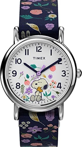 Timex Weekender TW2V45900 Montre à Quartz avec Cadran Blanc et Bracelet Bleu à Fleurs, 31 mm