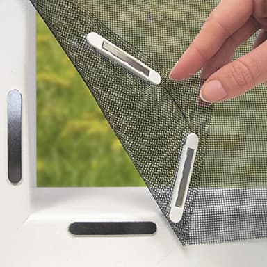 EASYmaxx Moustiquaire de fenêtre avec Magic Click | Peut être découpée individuellement pour toutes les fenêtres jusqu'à 150 x 130 cm | Montage avec 12 aimants - pas de perçage ni de vissage [Noir]
