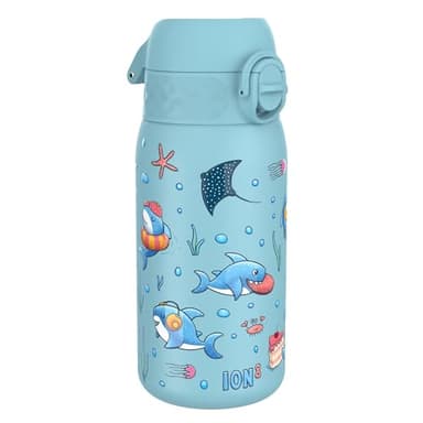Ion8 Gourde Enfant, Inox Léger, 400ml, Non Isolé, Anti-Fuite, Facile à Ouvrir, Verrouillage Sécurisé, Lavable au Lave-Vaisselle, Poignée de Transport, Acier Inoxydable, Requins