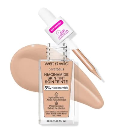 Wet n Wild Bare Focus Niacinamide Skin Tint, Fond de Teint Léger avec Formule Modulable, Enrichi en Acide Hyaluronique et Vitamine E pour un Look Radieux, Light Medium Sand
