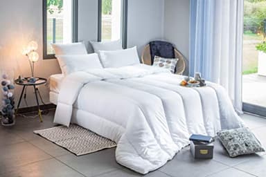 Blanrêve - Couette confort - Tempérée - Pour lit de 1 personne - Fibres Synthétiques Douces - Entretien Facile - 140x200 cm - Blanc