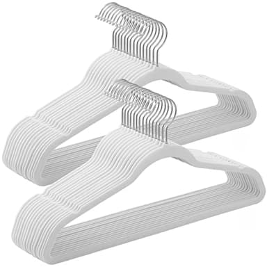 SONGMICS Lot de 30 Cintres Velours Adulte, Longueur 41,5 cm, Fins, Grande Capacité de Charge, avec Crochets Pivotants à 360°, pour Manteaux, Chemises, Blanc et Argent CRF026W02