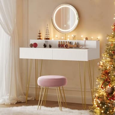 VASAGLE Coiffeuse avec Miroir Pivotant et Taboutret, Miroir Coiffeuse, avec Éclairage et Multiprise, Tabouret Rembourré, pour Chambre, Coiffeuse, 40 x 100 x 134,8 cm, Blanc mat et Doré Clair RVT619W01