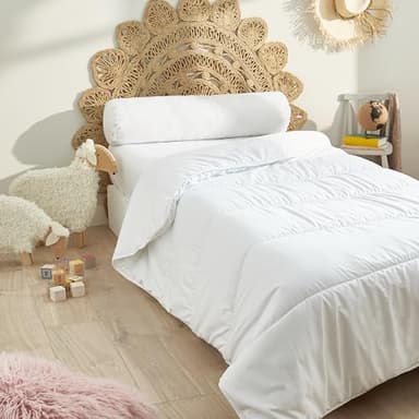Couette Blanrêve Gamme Microfibre Douceur traité Anti Acarien Soft & Care (Couette 140 x 200 cm lit 1 Place)